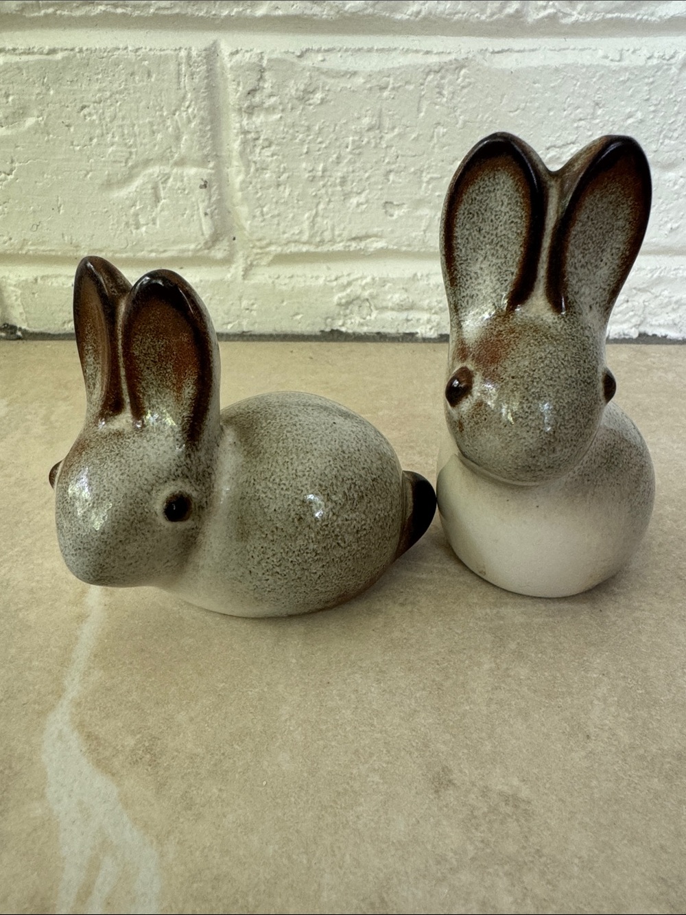 Howard Pierce Rabbits Bunnies Joshua Tree CA Art Pottery Ceramic set of 2